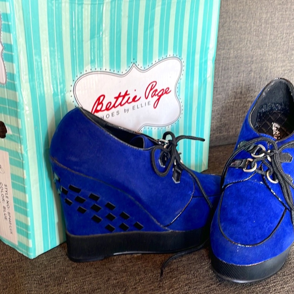 Bettie Page shoes by Ellie